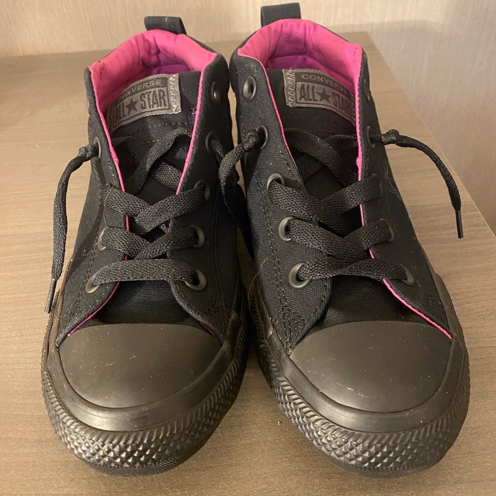 Girl’s high top Converse